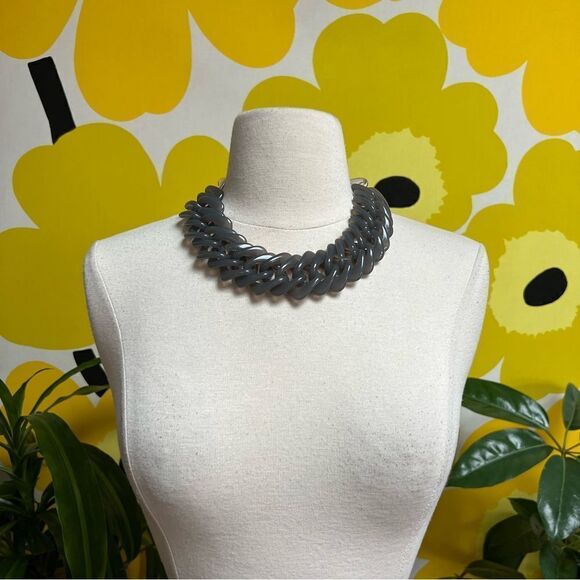 Trendy Oversized Acrylic Resin Chain Link Gray Silver Toned Statement Necklace - Picture 11 of 11